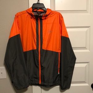 Men’s UA windbreaker, size Large